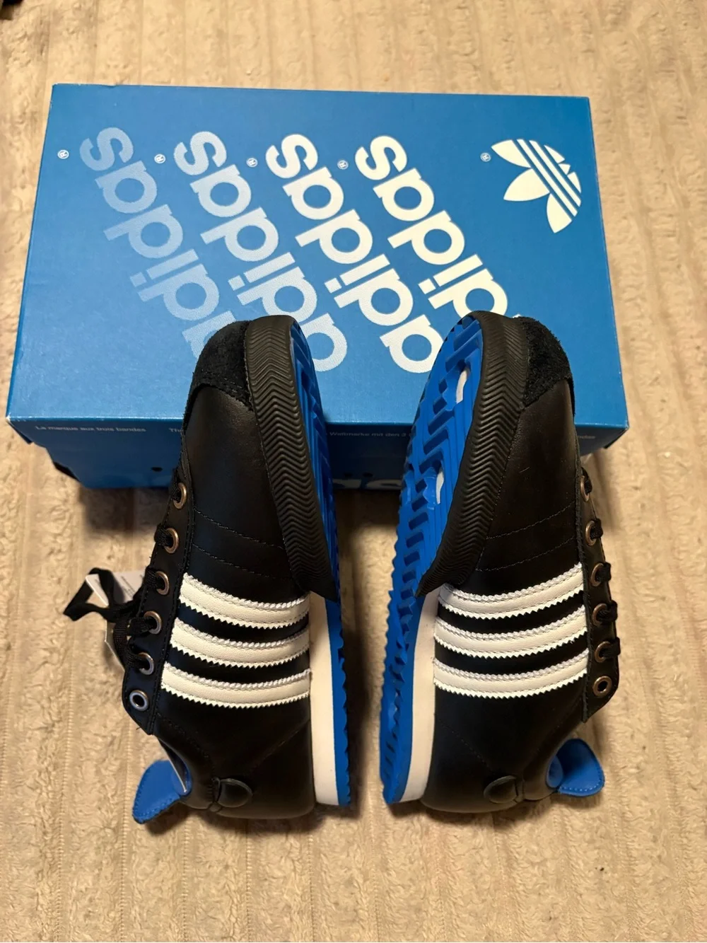 Adidas Men’s Black & White Lifestyle Sneakers BNWT unisex Men’s 4.5 AT-8/61